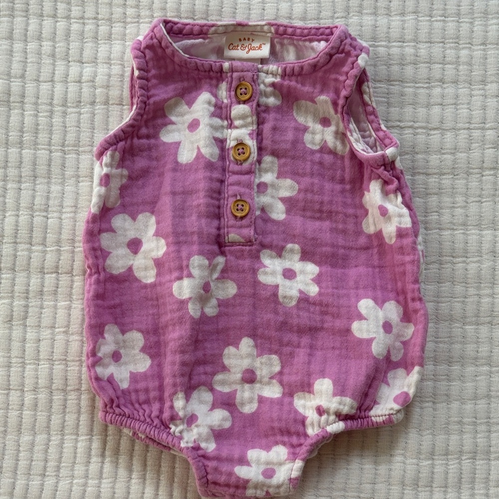 Cat & Jack Floral Daisy Set Bundle, Size Newborn Three Pieces - Picture 6 of 8